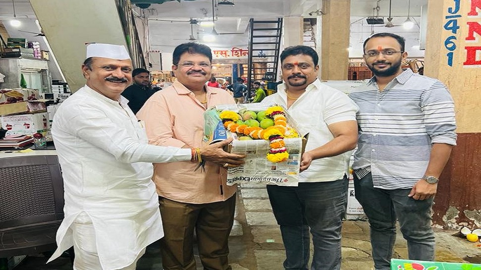 The First Box Of Hapus Mangoes From Devgad Entered The APMC Market In