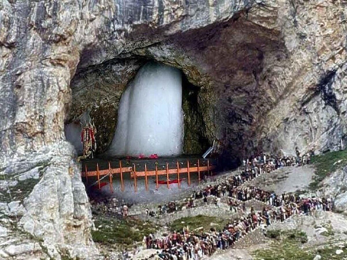 Amarnath Yatra First Batch Of Devotees Leaves From Jammu In Tight