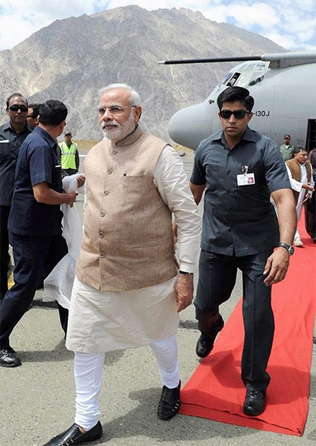 कारगीलला पोहोचले पंतप्रधान नरेंद्र मोदी
