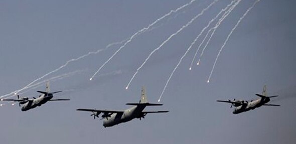 वायू वेगाने गगनभेदी आवाज करत जेव्हा भारतीय हवाई दलाचं लढाऊ विमान आकाशत झेपावतं तेव्हा शस्त्रूची भांबेरी उडाल्याशिवाय राहात नाही.