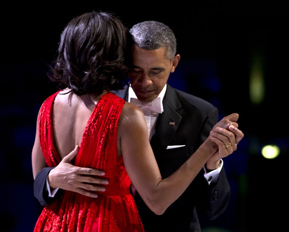 बराक ओबांमाचा डान्स आणि मिशेलची साथ