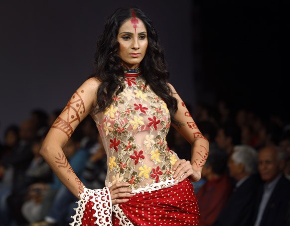बंगलौर फॅशन वीकमधील मॉडेल