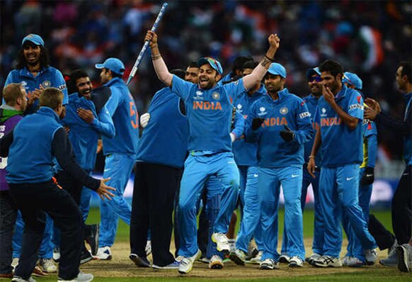 टीम इंडयाचे शिलेदार विजयानंतर जल्लोष करताना