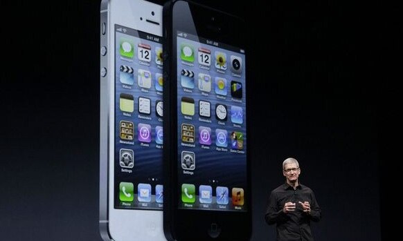 अॅपल हायली अॅन्टीसिपेटेड हा सहावा फोन १२ सप्टेंबर २०१२ ला बाजारात आला