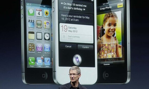 आयफोन 'फोरएस' हे नवीन मॉडेल ४ सप्टेंबर २०११ ला बाजारात आला