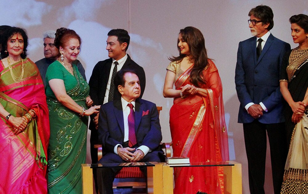 वैजयंतीमाला, जावेद अख्तर, सायरा बानो (पत्नी), आमिर खान, माधुरी दीक्षित, अमिताभ बच्चन आणि प्रियांका चोप्रा