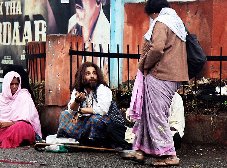 बॉबी जासूस चित्रपटाचं दिग्दर्शन केलंय समर शेख यांनी... तर सहनिर्माती आहे अभिनेत्री दिया मिर्झा... 