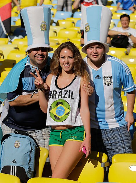 ब्राझील आणि अर्जेंटिनाचे फॅन्स... 