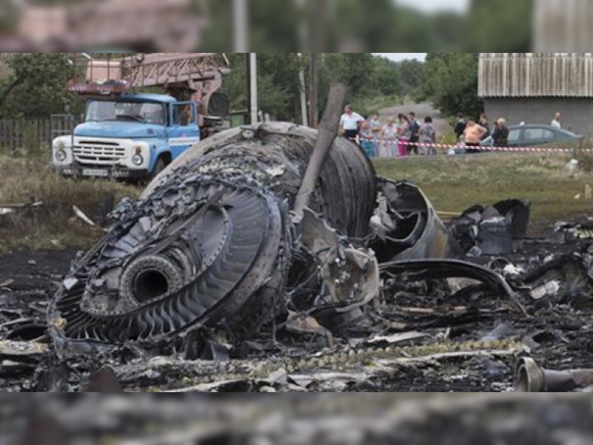 मलेशिया विमान अपघात - शिफ्ट बदलली, भारतीय विमान कर्मचाऱ्याचा मृत्यू  title=