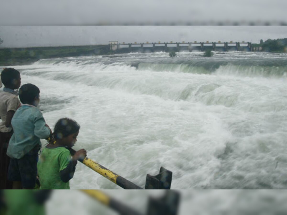 पुणेकरांनो, खडकवासला धरण भरलं title=