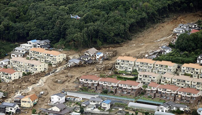 टोकियो : पश्चिम जपानमध्ये भयंकर भूस्खलन झाल्याने 27 लोकांचा मृत्यू झाला आहे.
