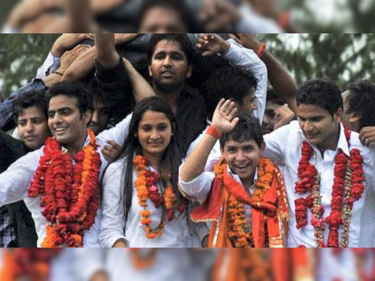 दिल्ली विद्यापिठात 'अभाविप'चा 'एनएसयूआय'वर विजय title=