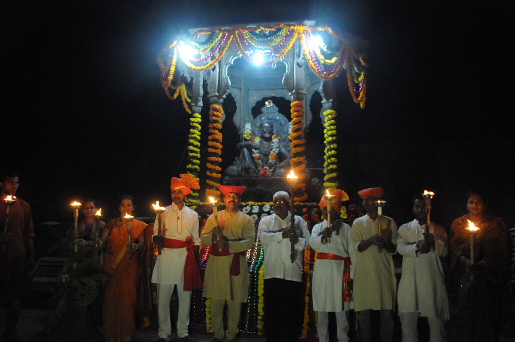 श्री शिवराज्याभिषेक सेवा समिती, दुर्गराज रायगडचे काही शिलेदार स्वराज्याची राजधानी रायगडावरील ऐन दिवाळीतील अंधार दूर केला. 
