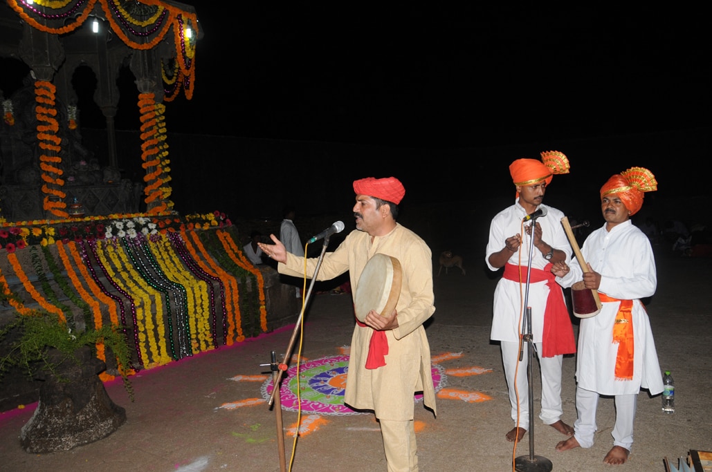 याचसोबत किर्तन, पोवाडे आणि शिवचरित्र गीते अशा सांस्कृतीक कार्यक्रमांचे आयोजनही करण्यात आले होते.
