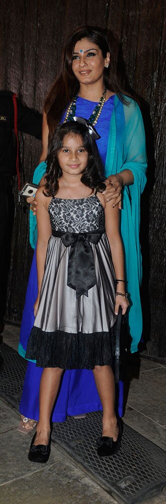 रवीना टंडन मुलगी राशासोबत आराध्या बच्चनच्या वाढदिवसासाठी...- डीएनए

 
