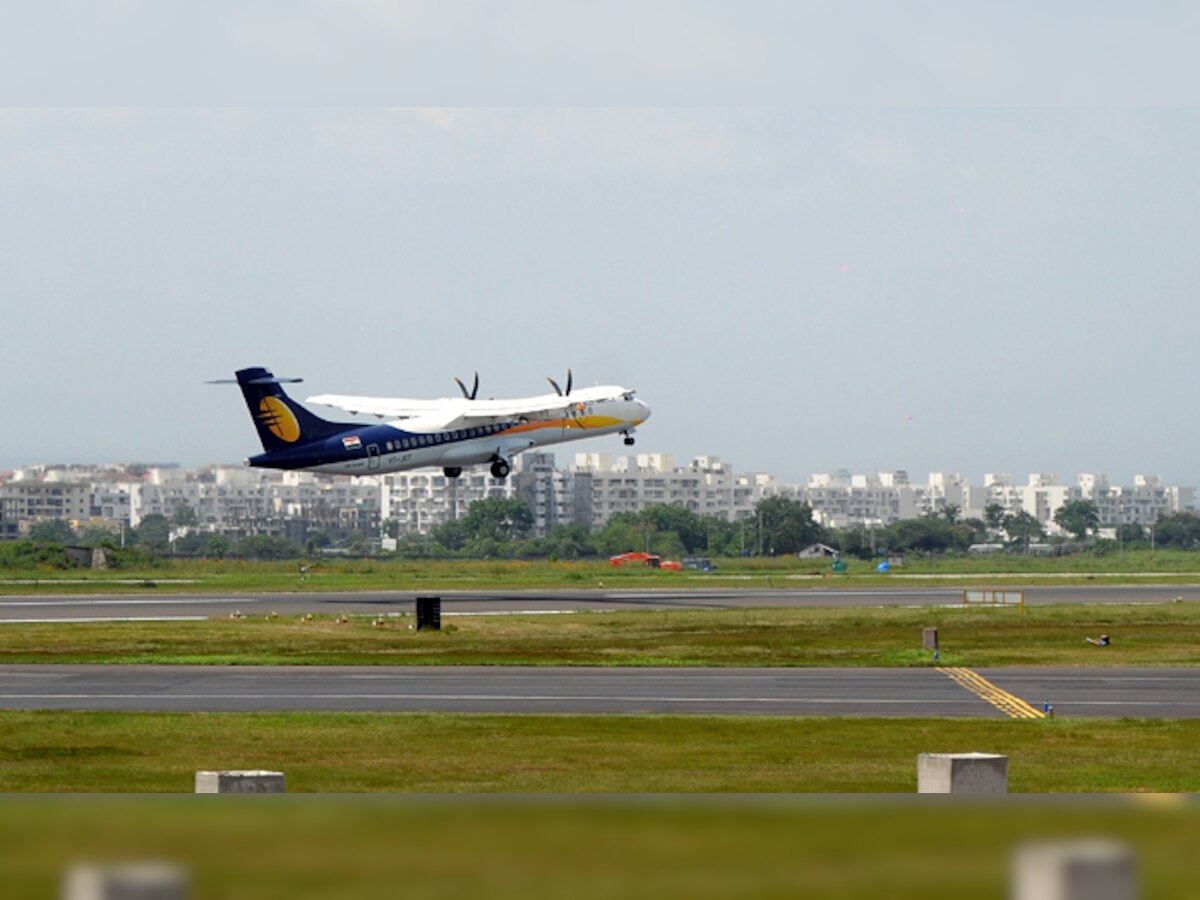 नागपूर- मुंबई  विमान प्रवास महागला, ४० हजारांना एक तिकीट title=