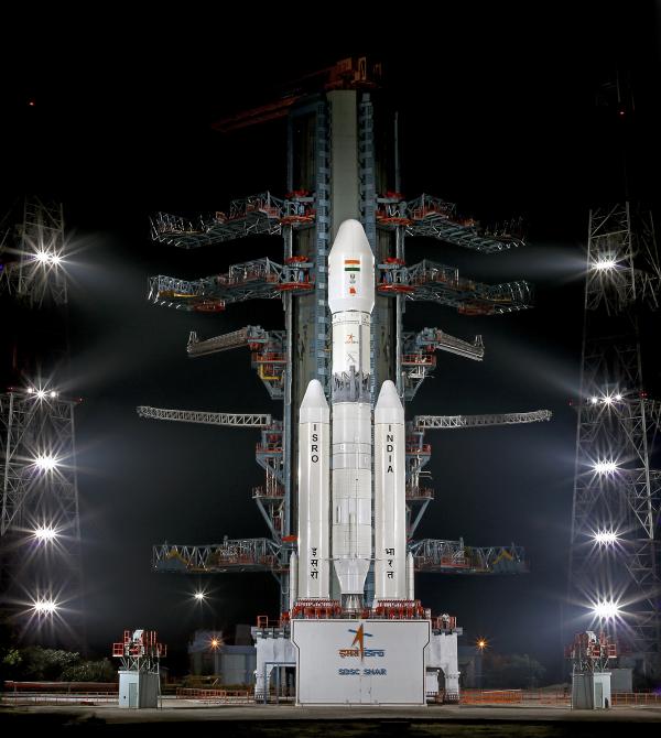 'GSLV मार्क ३'चं यशस्वी प्रक्षेपण - twitter
