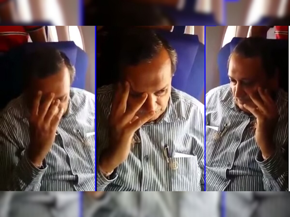 व्हिडिओ : विमानात महिलेची छेडछाड; 'ती'नं शिकवला चांगलाच धडा! title=