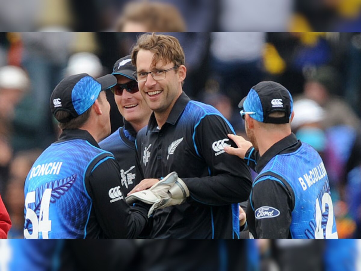 न्यूझीलंडचा  इंग्लंडवर ८ विकेटने विजय ( पाहा स्कोअरकार्ड ) title=
