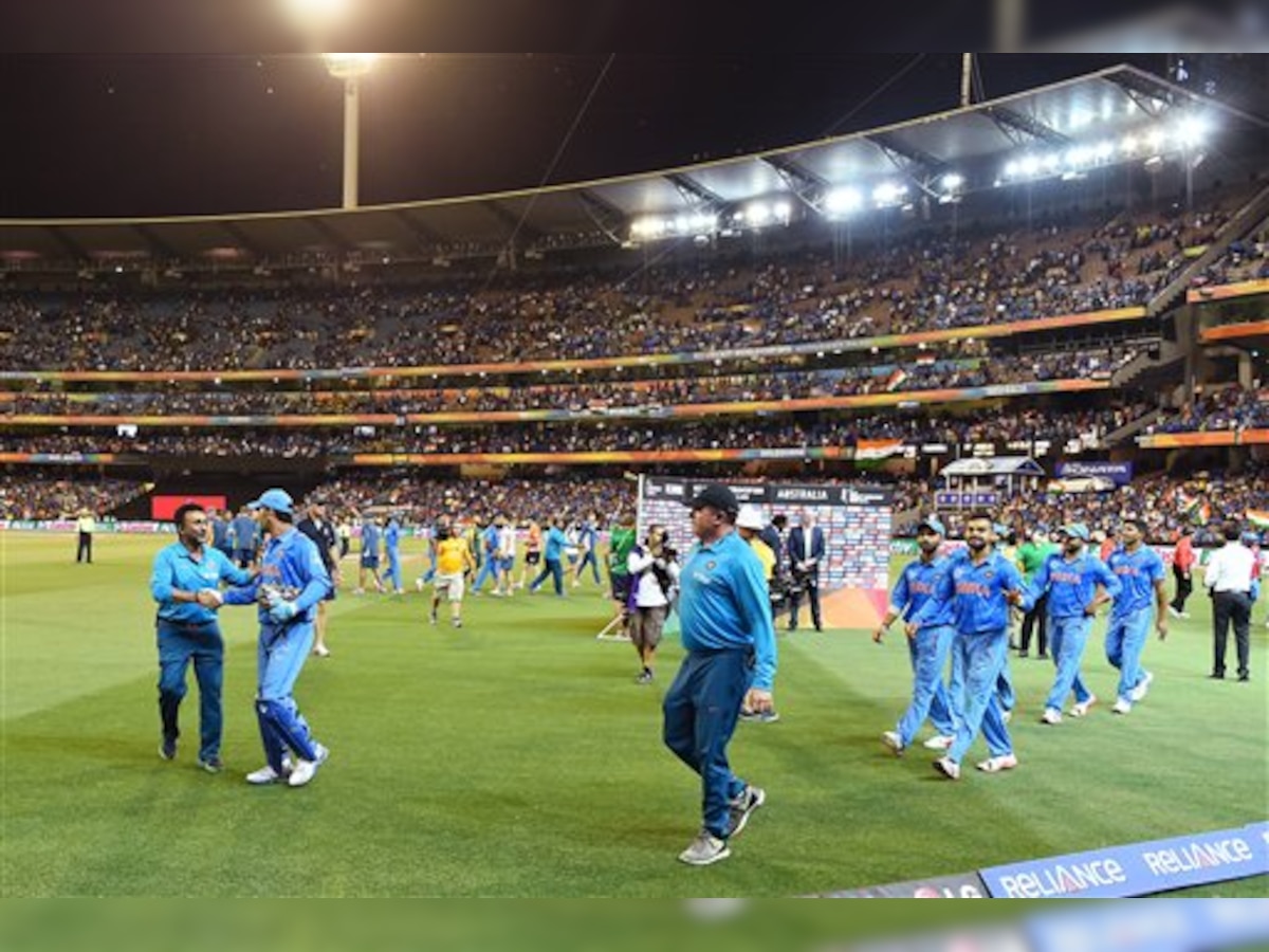 वर्ल्ड कप :  'डमी कॅच' पासून 'फिल्डिंग मॅच'पर्यंत टीम इंडियाचा आगळा सराव title=