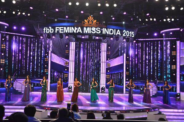  'फेमिना मिस इंडिया २०१५' स्पर्धेतील क्षण
