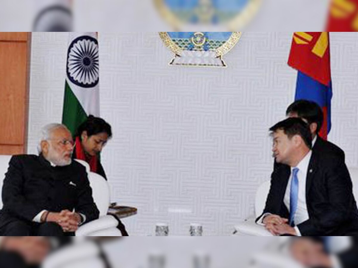 भारताची मंगोलियाला १ अब्ज डॉलर्सची मदत जाहीर title=