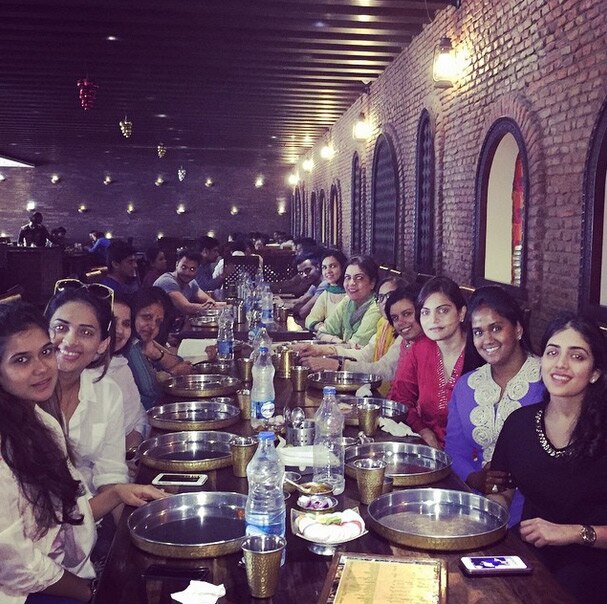 #lunch#enroute#mandi#HP#inlaws#family 'मंडी'त अर्पिताच्या लग्नाचं रिसेप्शन - Instagram@arpitakhansharma
