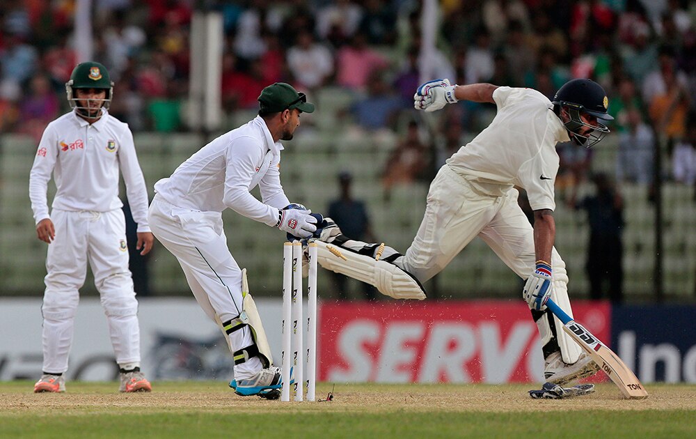 मुरली विजय - कसोटी सामन्यात फतुल्लाह, बांग्लांदेश 

 
