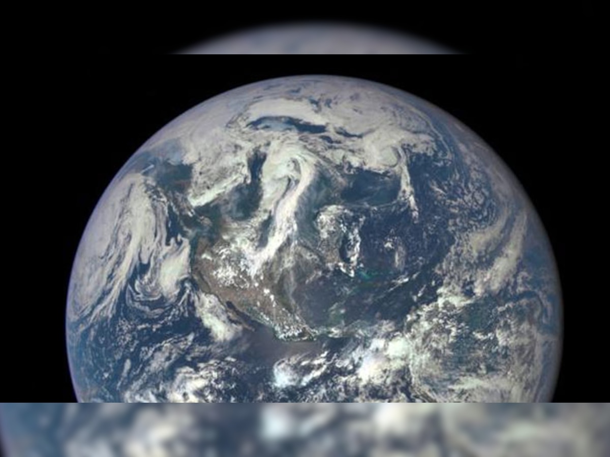 नासाच्या 'एपिक' कॅमेऱ्यात पृथ्वीची अद्वितीय छायाचित्र title=