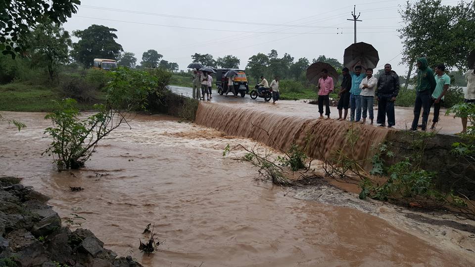 विदर्भात चांगला पाऊस झालाय. लोणार येथे आलेला पूर
