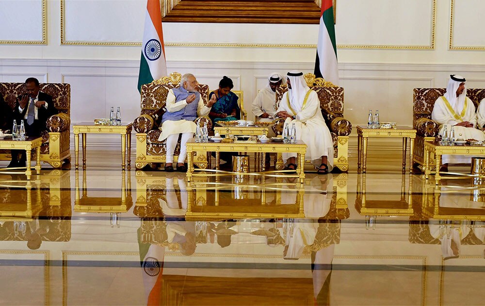 पंतप्रधान नरेंद्र मोदींचा संपूर्ण यूएई दौरा, पाहा फोटो - Abu Dhabi.
