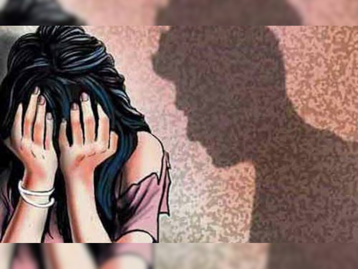 धक्कादायक: १६ वर्षांपासून वडिलांचा मुलीवर बलात्कार, आरोपीला अटक title=