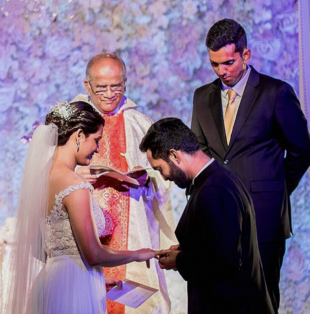 क्रिकेटर दिनेश कार्तिक आणि स्वॉश प्लेअर दीपिका पल्लिकल याचा चेन्नईमध्ये विवाह झाला. 
