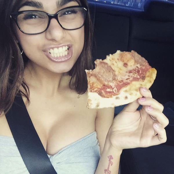 Twitter@miakhalifa
