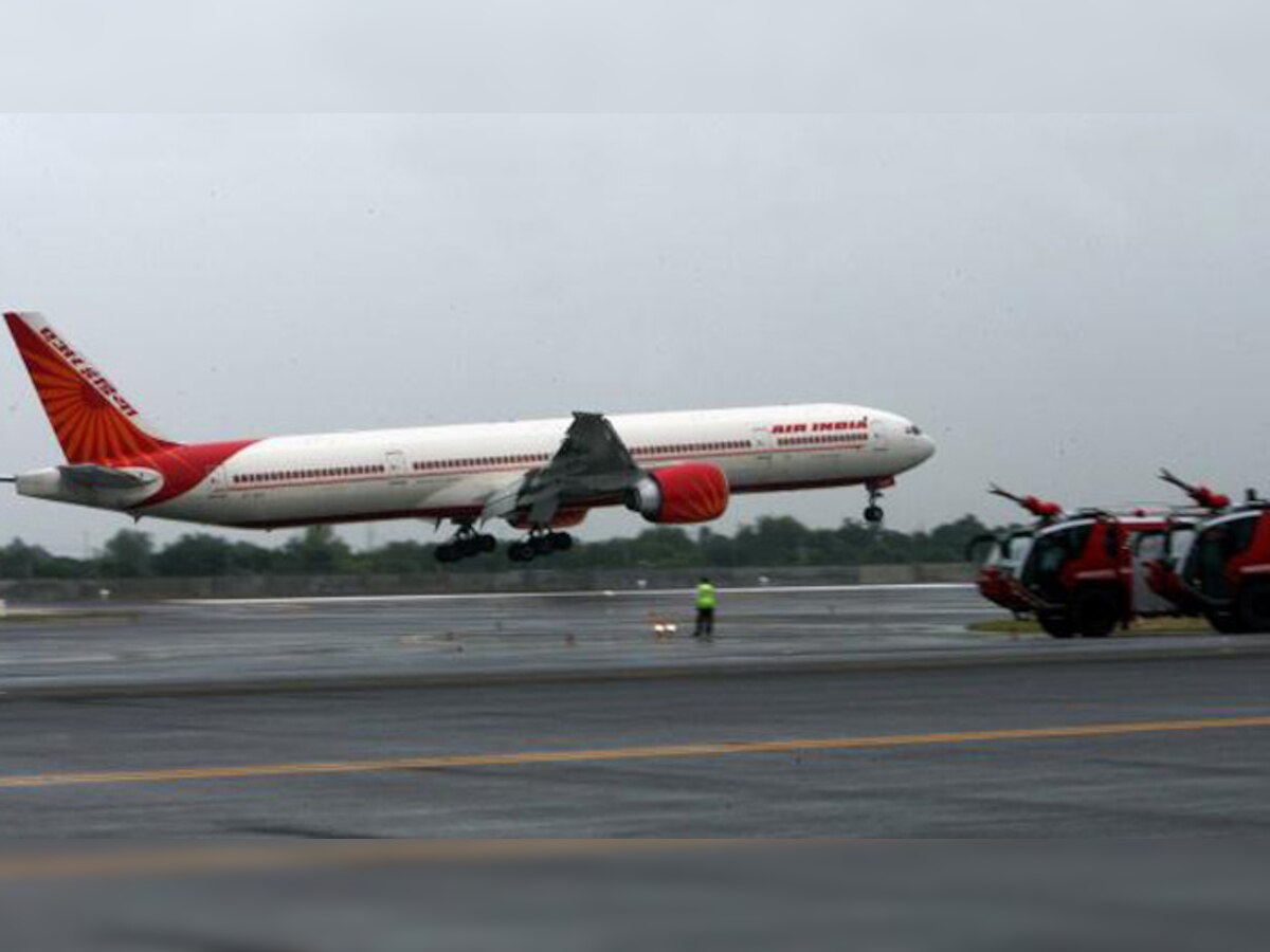 दिल्ली विमानतळावर दिसली 'ड्रोन' सारखी संशयित वस्तू, हाय अलर्ट जारी title=