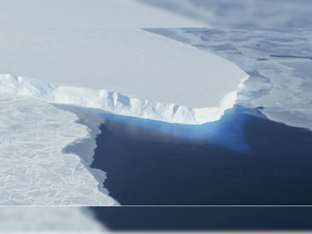 अंटार्टिकामध्ये बर्फ वितळणं झालं कमी, नासाचा रिपोर्ट title=
