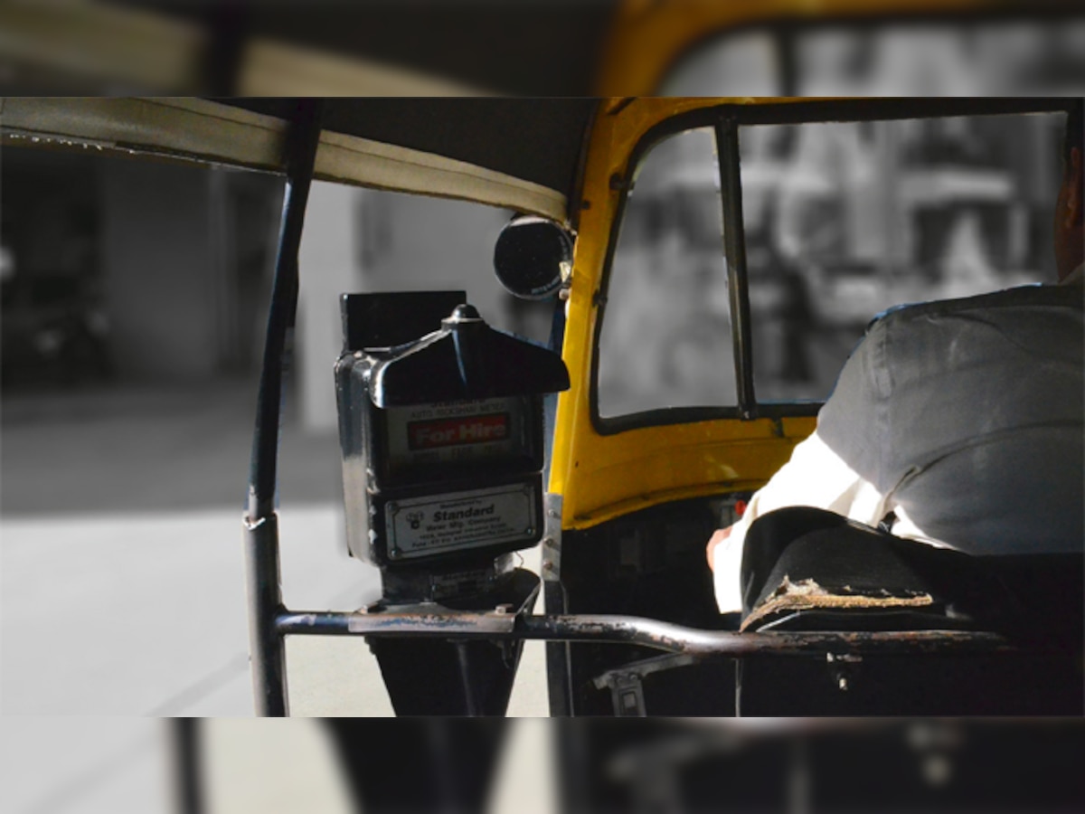 नवी मुंबईत रिक्षा चालकाचे अपहरण करुन मारहाण, रिक्षाचालक बेपत्ताच title=