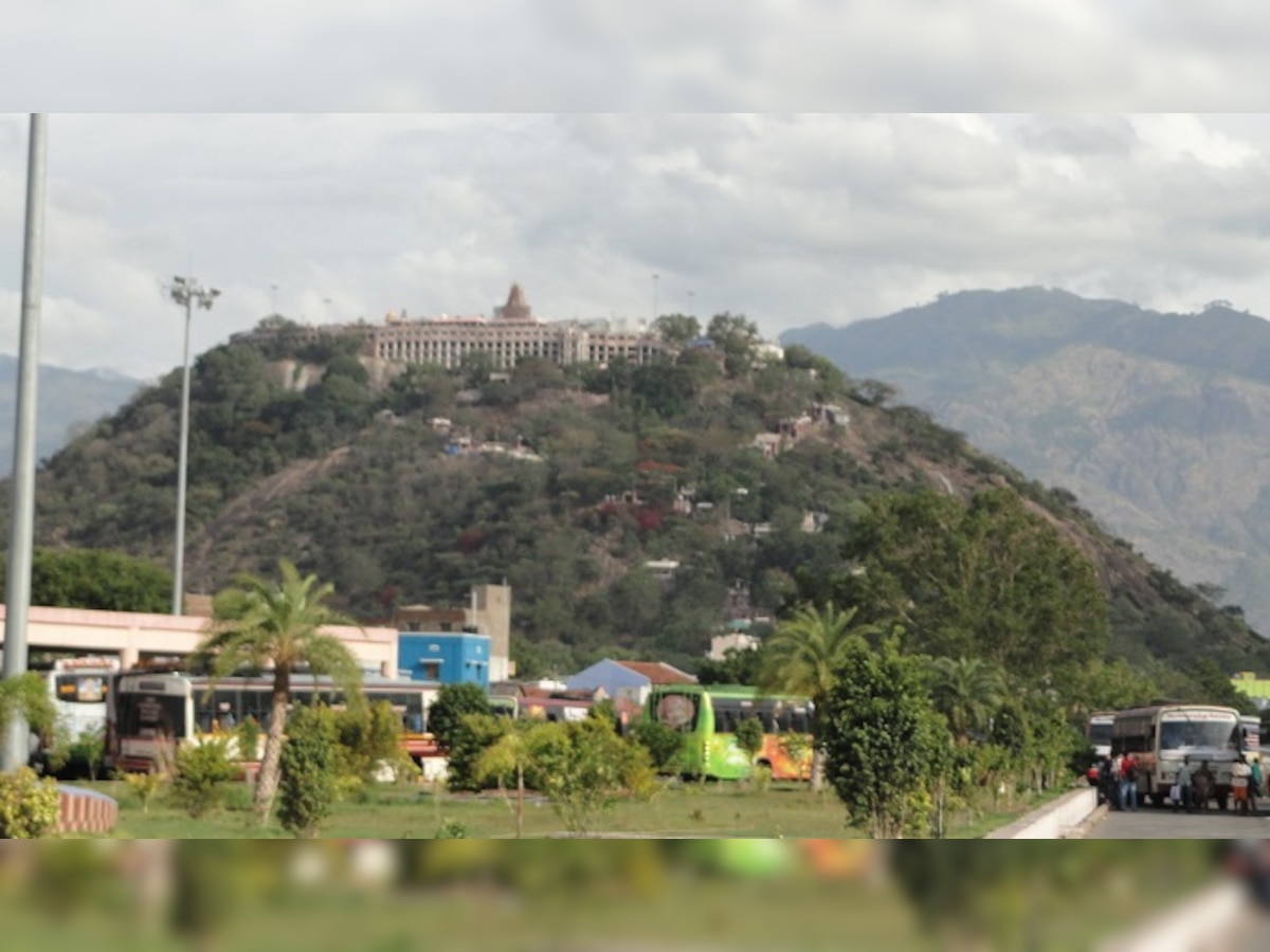 तामिळनाडूतील मंदिरांमध्ये एक जानेवारीपासून ड्रेस कोड लागू title=