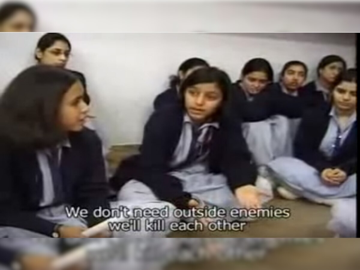 Video: पाकिस्तानी विद्यार्थिनींचे पाकिस्तानविषयी धक्कादायक मत title=