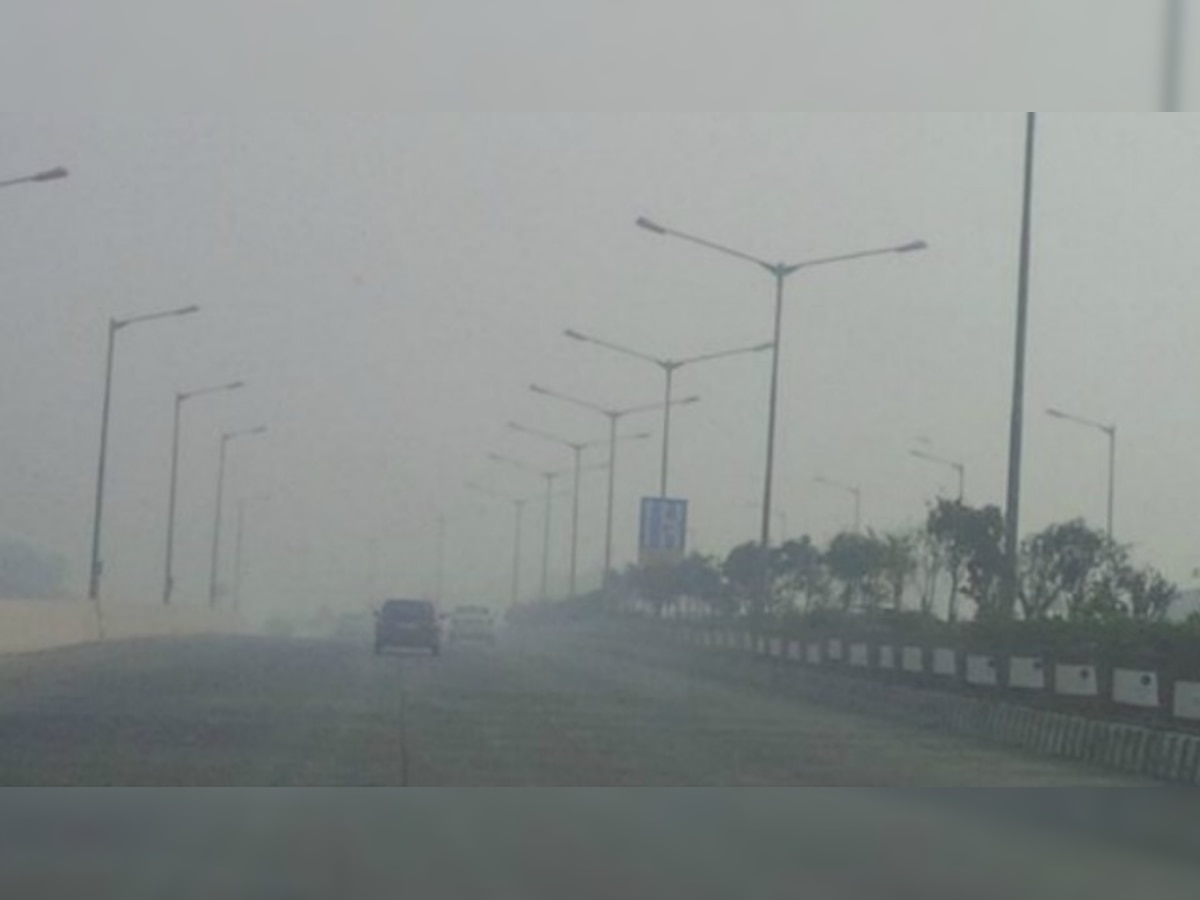 देवनार कचरा डेपोला दुसऱ्यांदा आग, मुंबई शहरावर धुराचे ढग title=