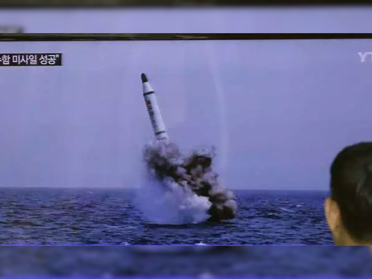  उत्तर कोरियाने डागले रॉकेट title=
