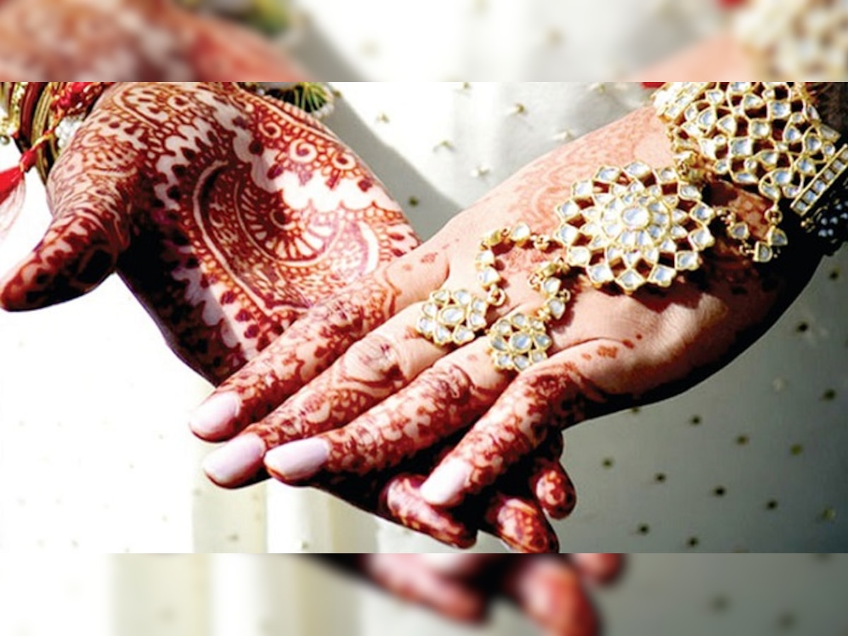 ​पाकिस्तानात हिंदू विवाह विधेयकाला मंजुरी title=