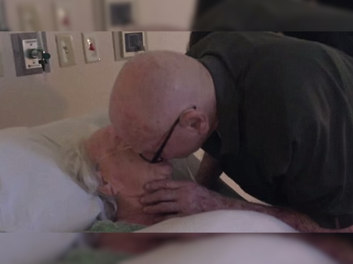 व्हिडिओ : मरणासन्न पत्नीसाठी ९२ वर्षीय वृद्धानं गायलं गाणं! title=