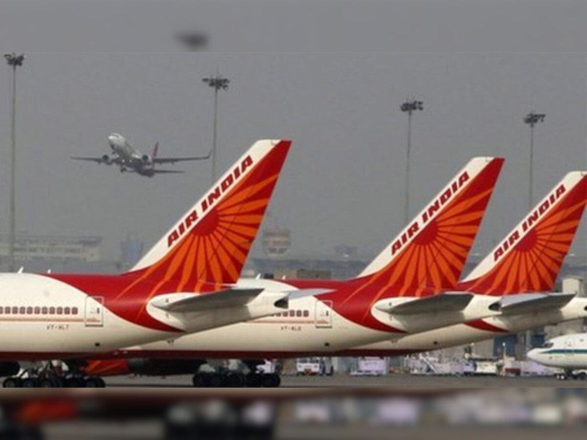 सोशल मीडियाच्या ताकदीने उडालं एअर इंडियाचं विमान    title=