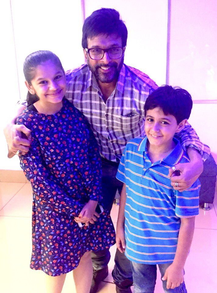 जावेद जाफरी ‏@jaavedjaaferi :- #HetalGada and #KrrishChhabria, the lead actors of #Dhanak. The best Indian child actors I have seen in a long time -twitter

