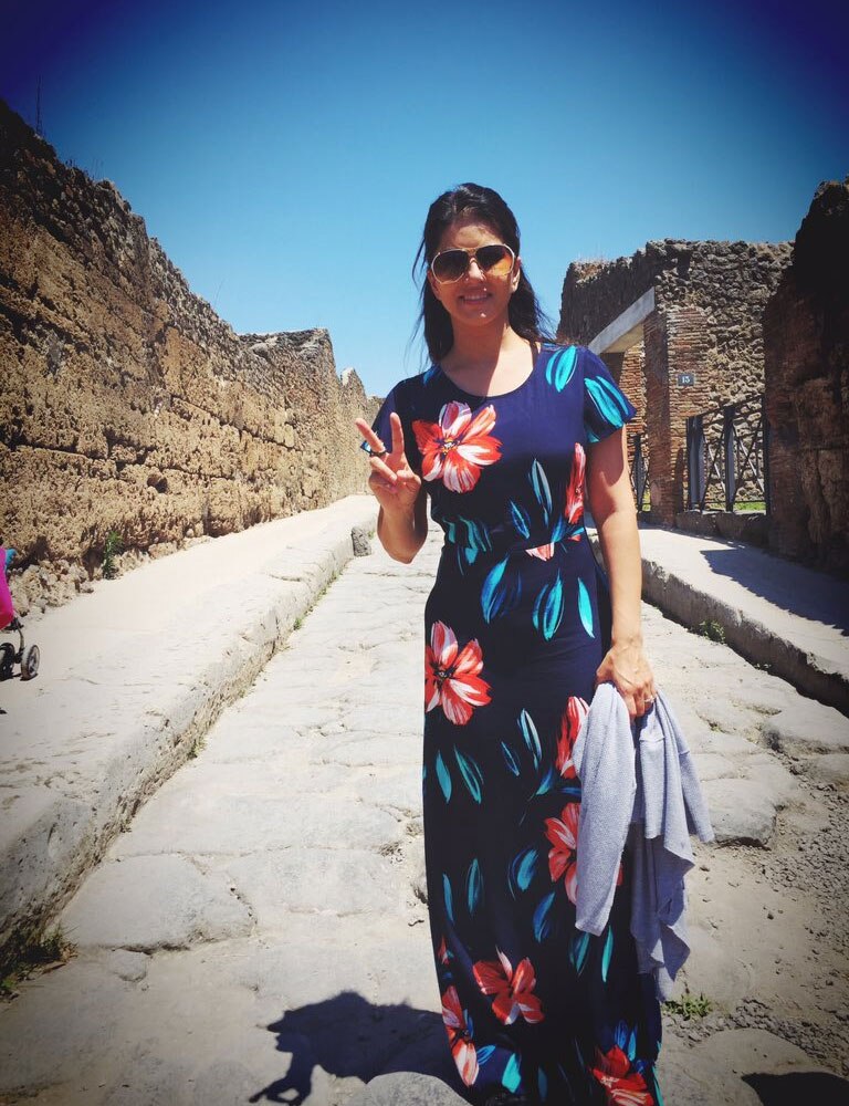 Sunny Leone ‏@SunnyLeone  :- Touring and learning about Pompeii Italy. Amazing :))) -twitter