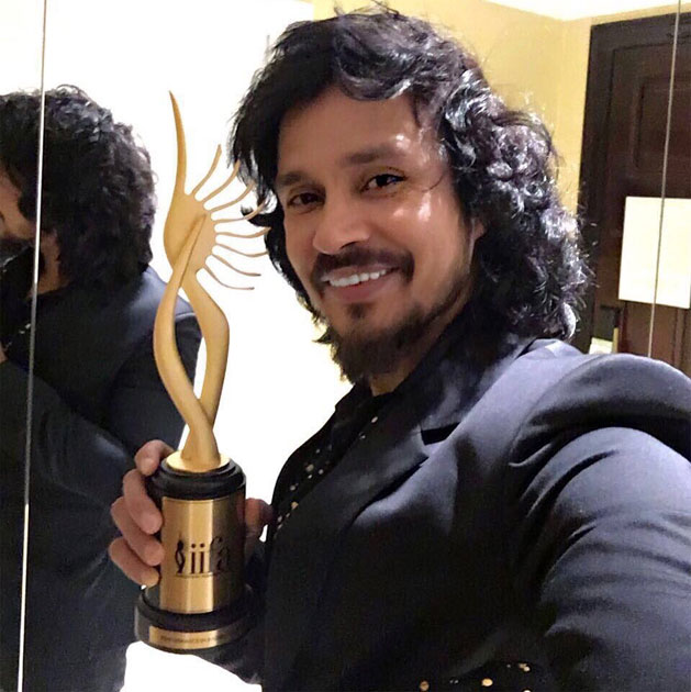 Taking iifa home...- Darshan Kumaar