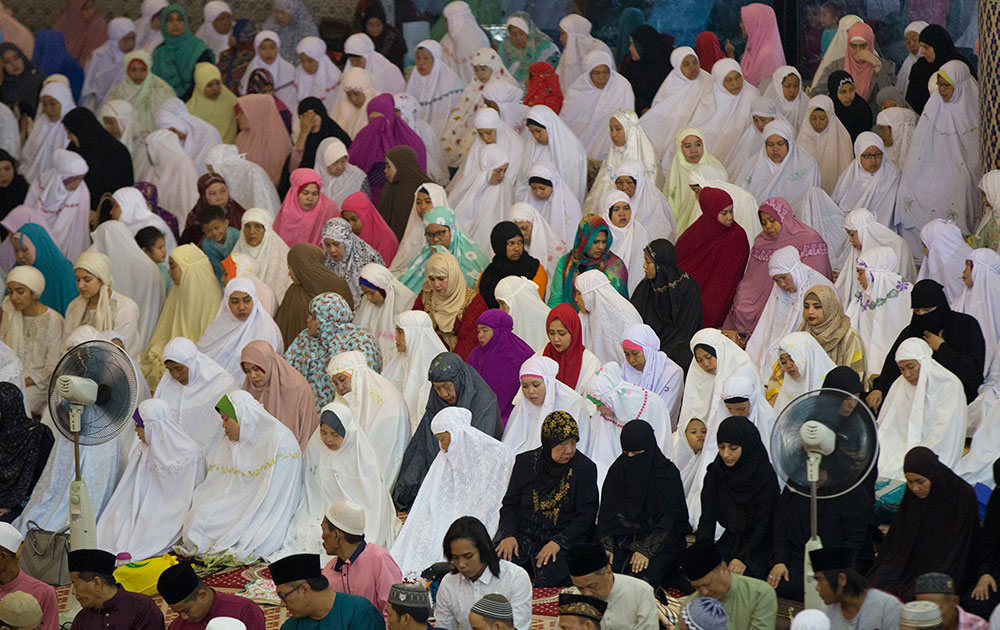 Eid al-Fitr celebrations around the world