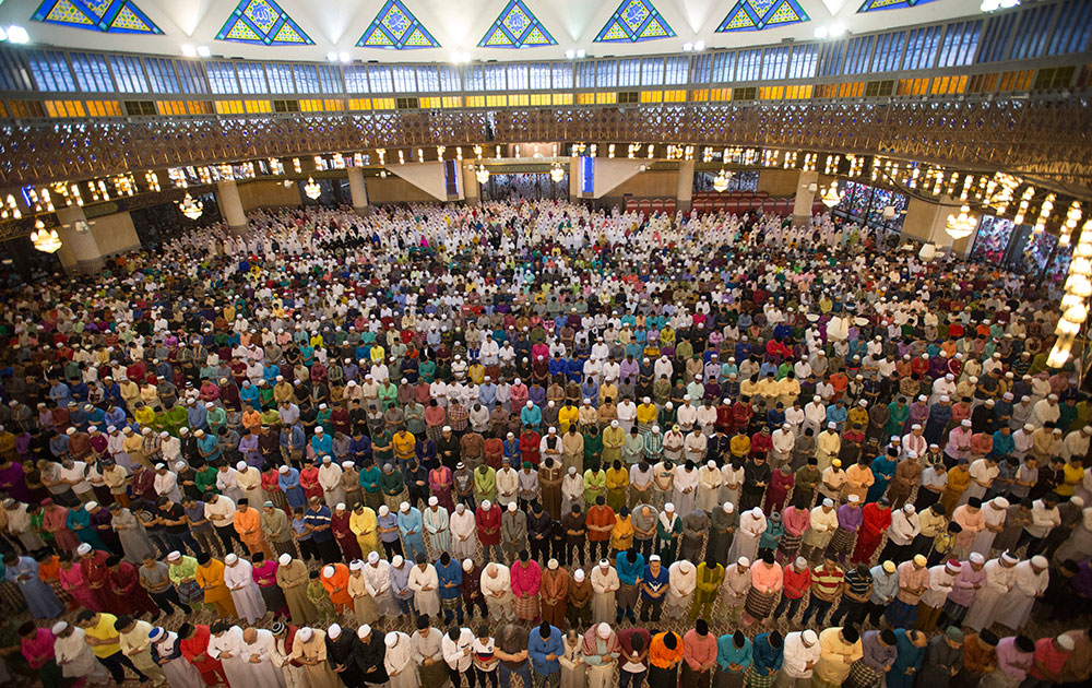 Eid al-Fitr celebrations around the world