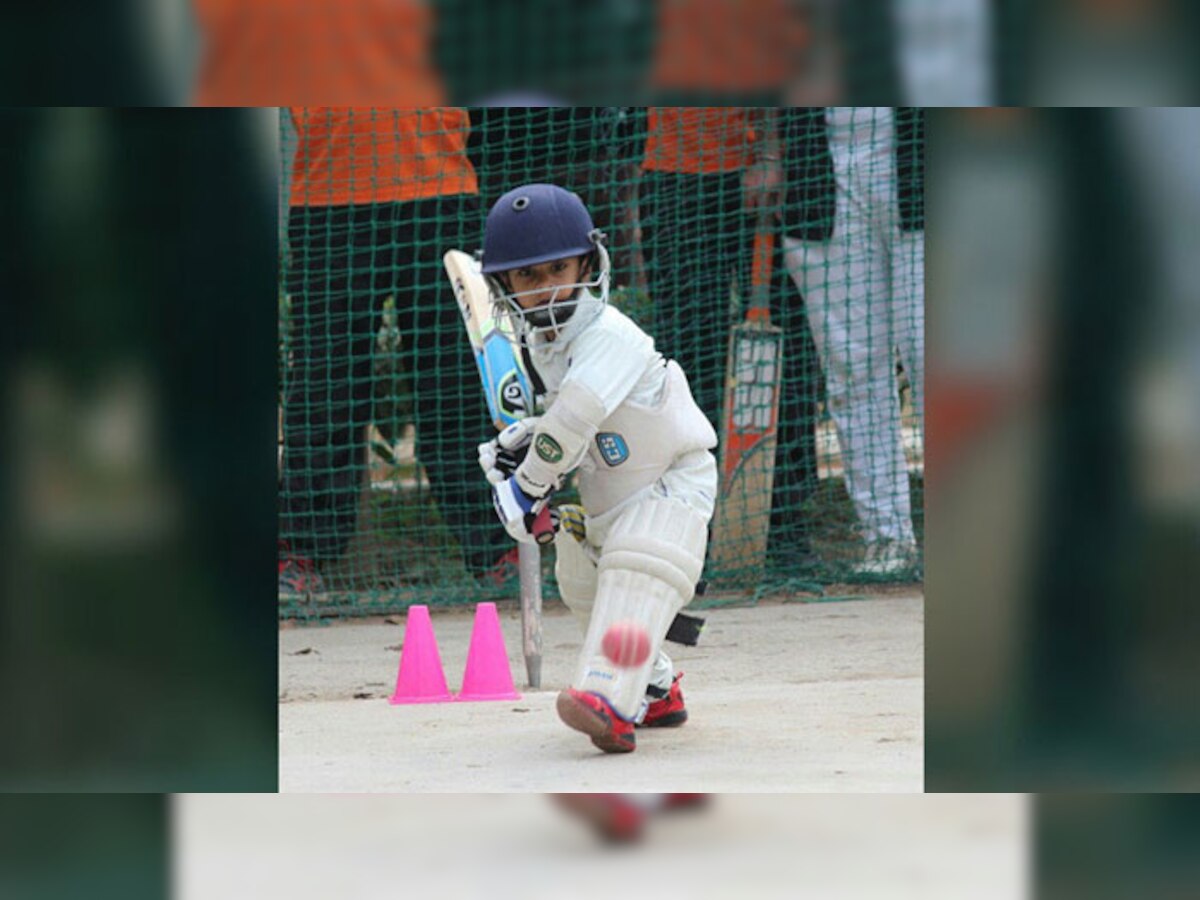 अविश्वसनीय! ४ वर्षाचा मुलगा बनला क्रिकेटर title=